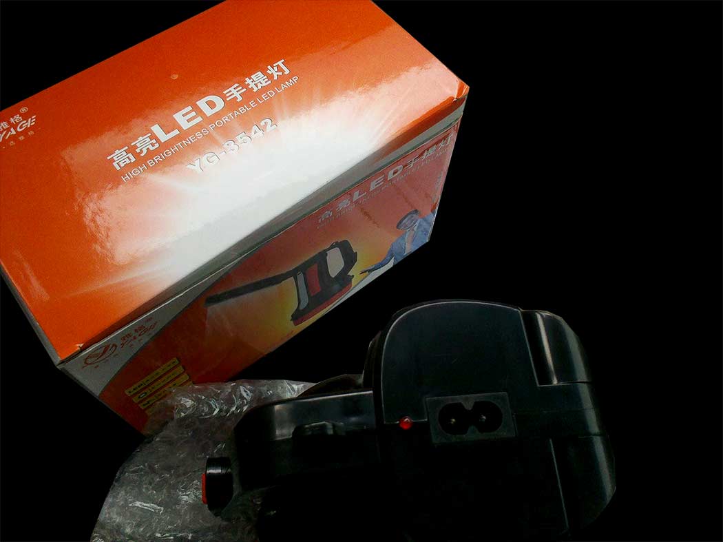 ไฟฉาย LED ชาร์จไฟบ้านได้รุ่นแนะนำพิเศษ Fluorescent 9-10 Hours YG3542