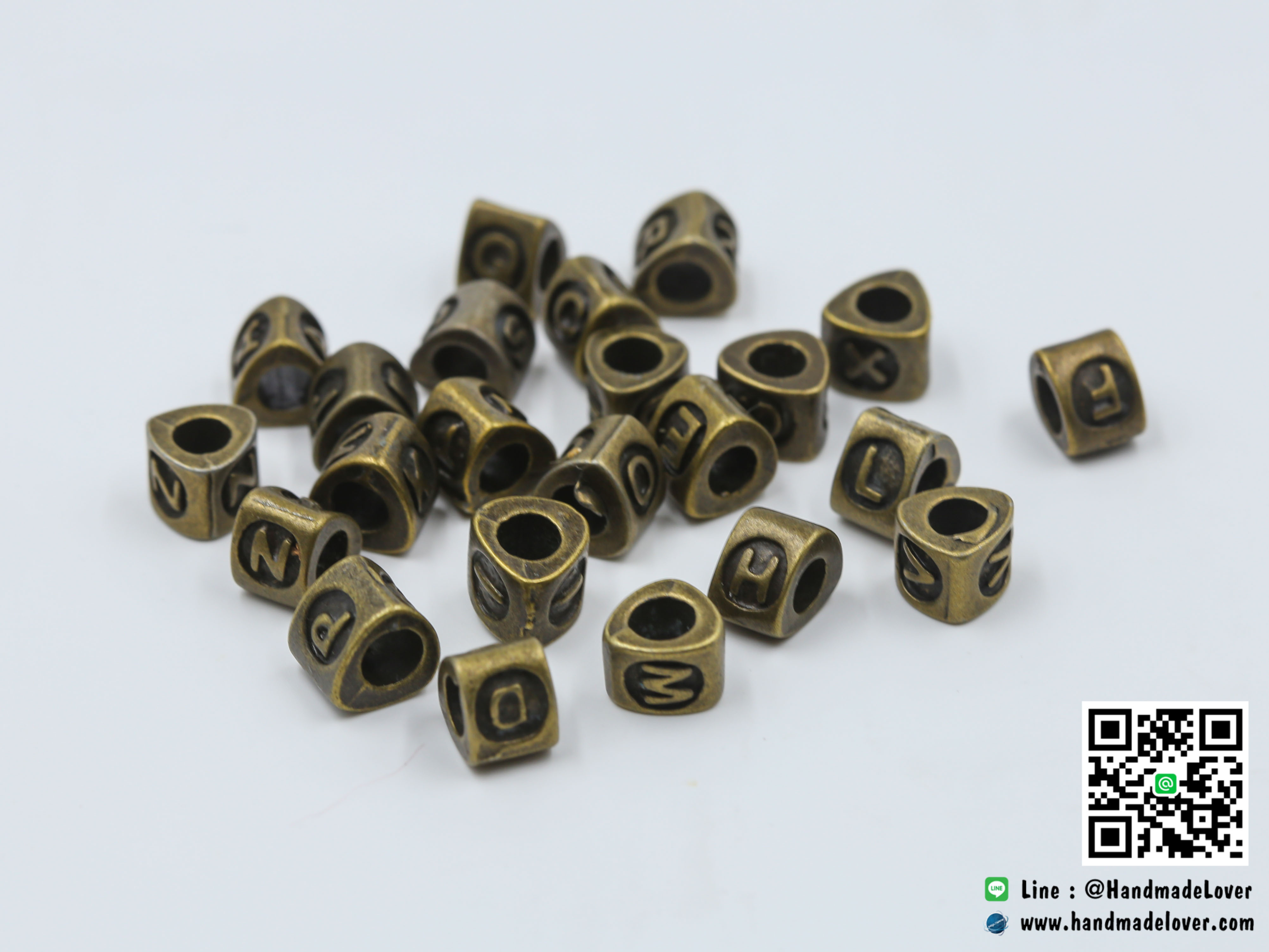 จี้,ตัวห้อยซิปโลหะ ตัวอักษร สีทองรมดำ แบบสอด