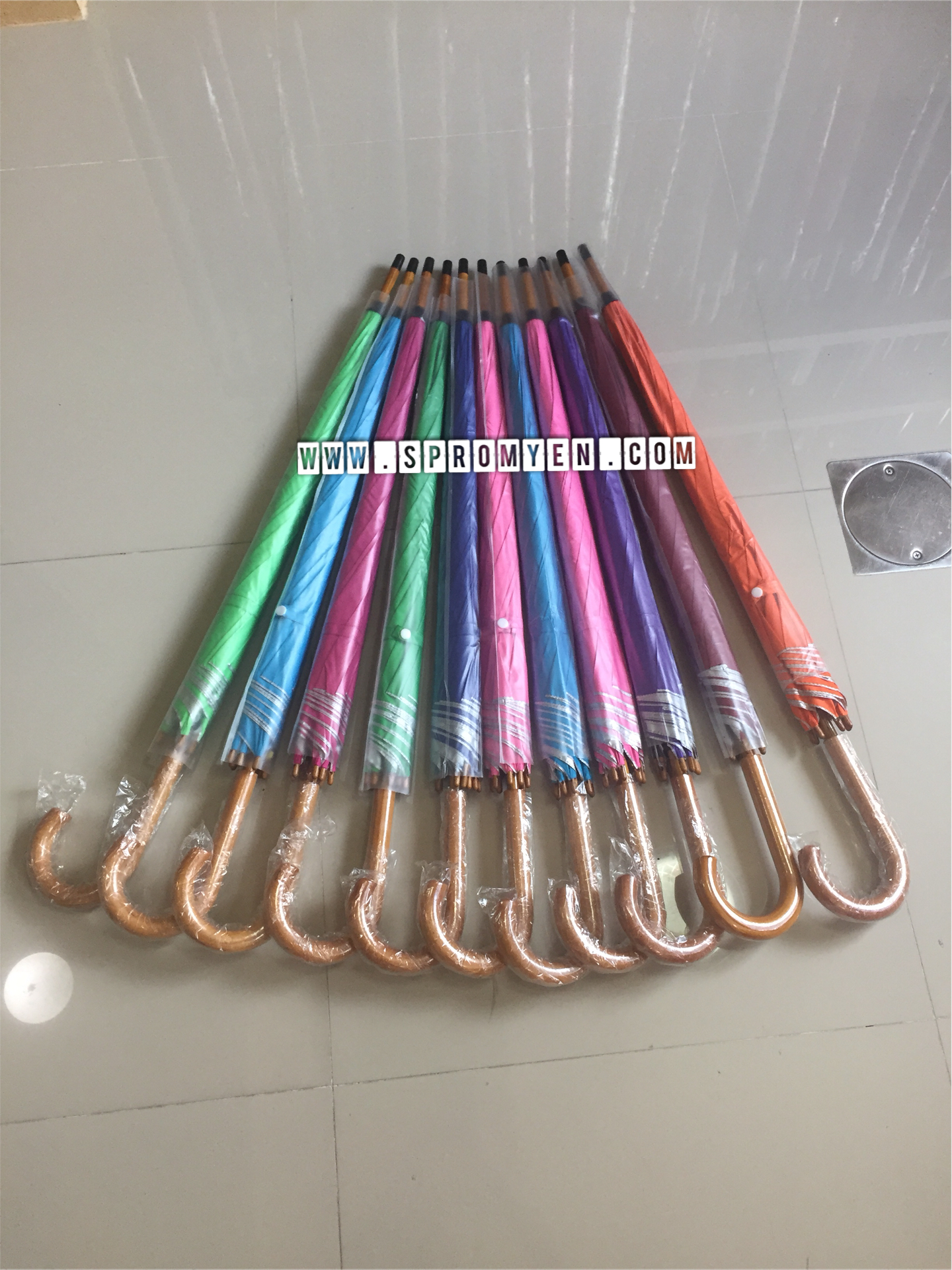 ร่มโครงไม้ 24 นิ้ว ออโต้เปิด ผ้าร่มเคลือบยูวี ปลอกPVC คละสี