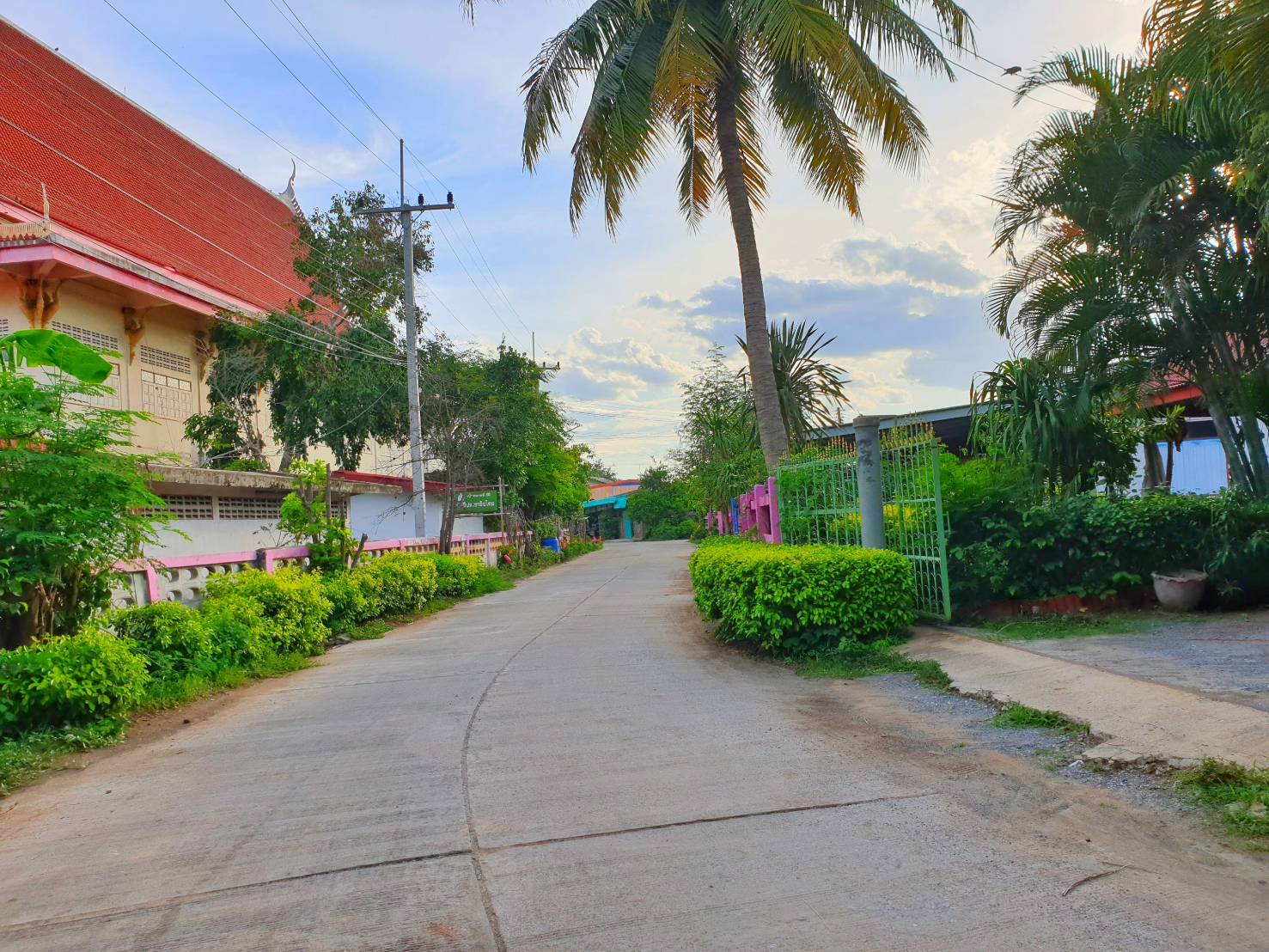 💰ขายแล้ว💰ขายที่ดินทำสวนเกษตร ที่สวย ติดถนน ติดคลอง อ.อู่ทอง จ.สุพรรณบุรี เนื้อที่ 19-1-87 ไร่ ไร่ละ 140,000 บ.