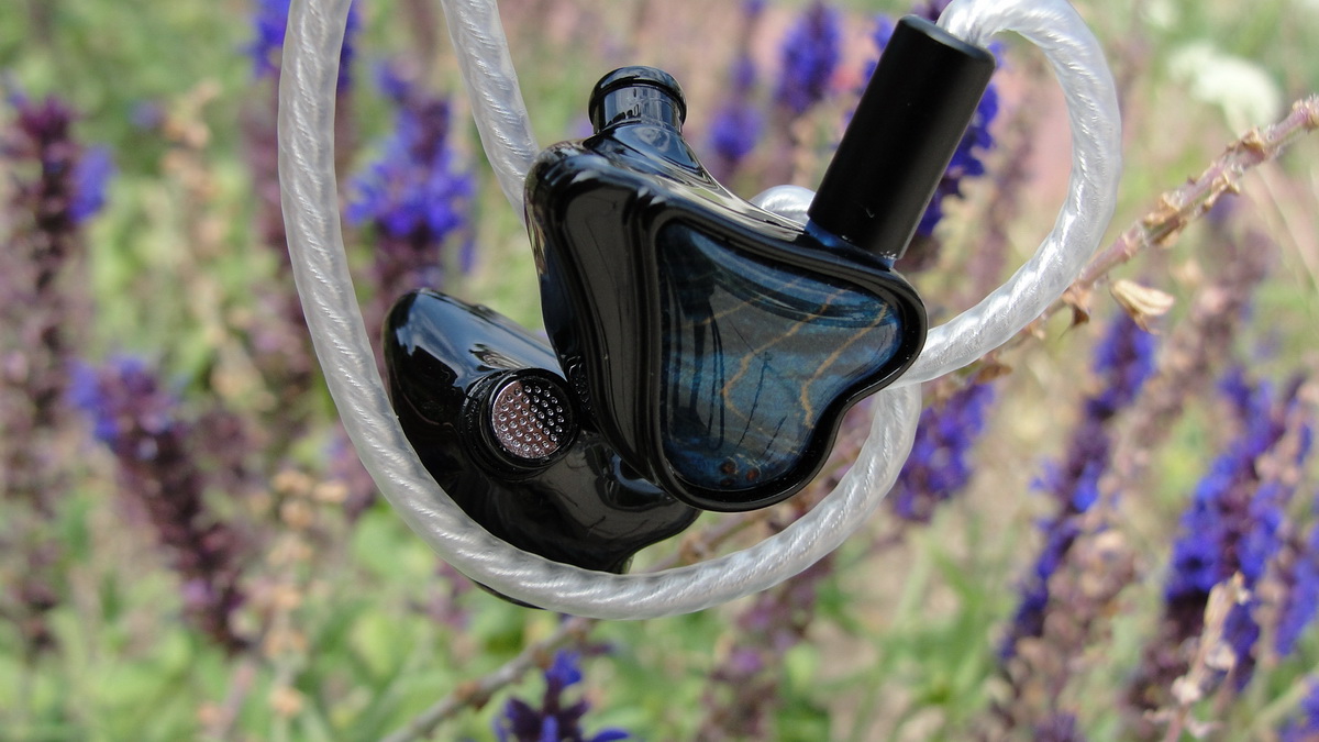 ขาย Geek WOLD GK10 หูฟัง 5 ไดรเวอร์ 2 Piezoelectric+1BA+2DD ประกันศูนย์ไทย