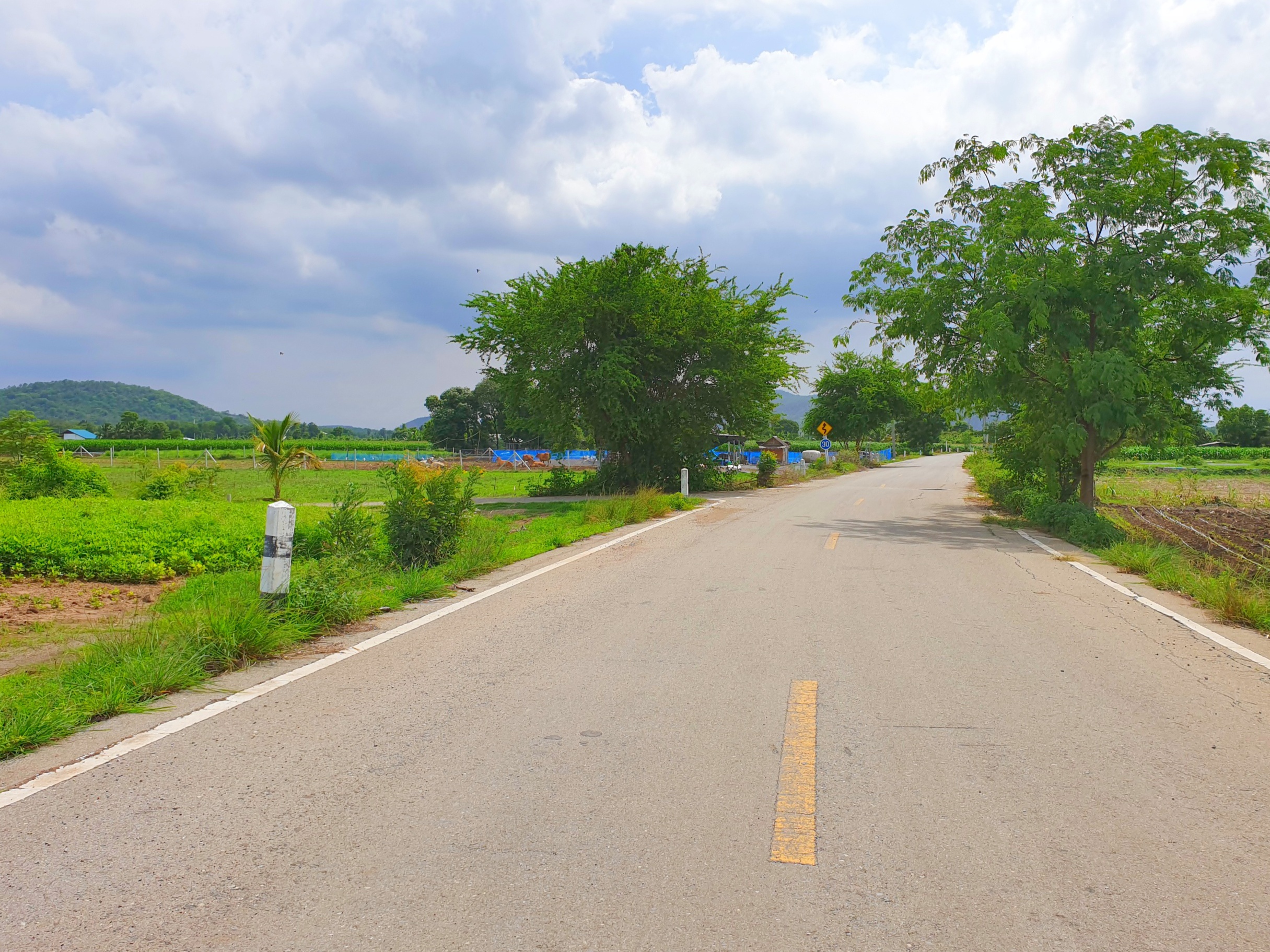💰ขายแล้ว💰ขายที่ดินสวย ทำเลดี 3 ไร่ 2 งาน อ.อู่ทอง จ.สุพรรณบุรี ติดถนนลาดยาง ท่ามกลางธรรมชาติ วิวภูเขา