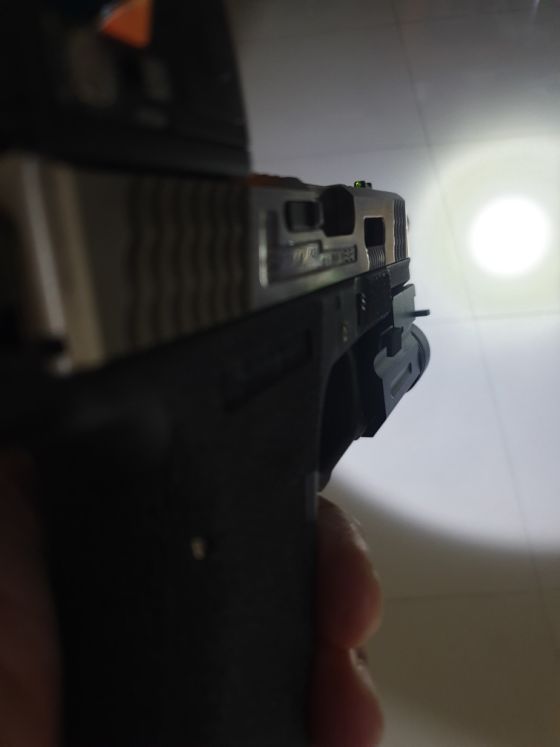 ไฟฉายติดปืน X100