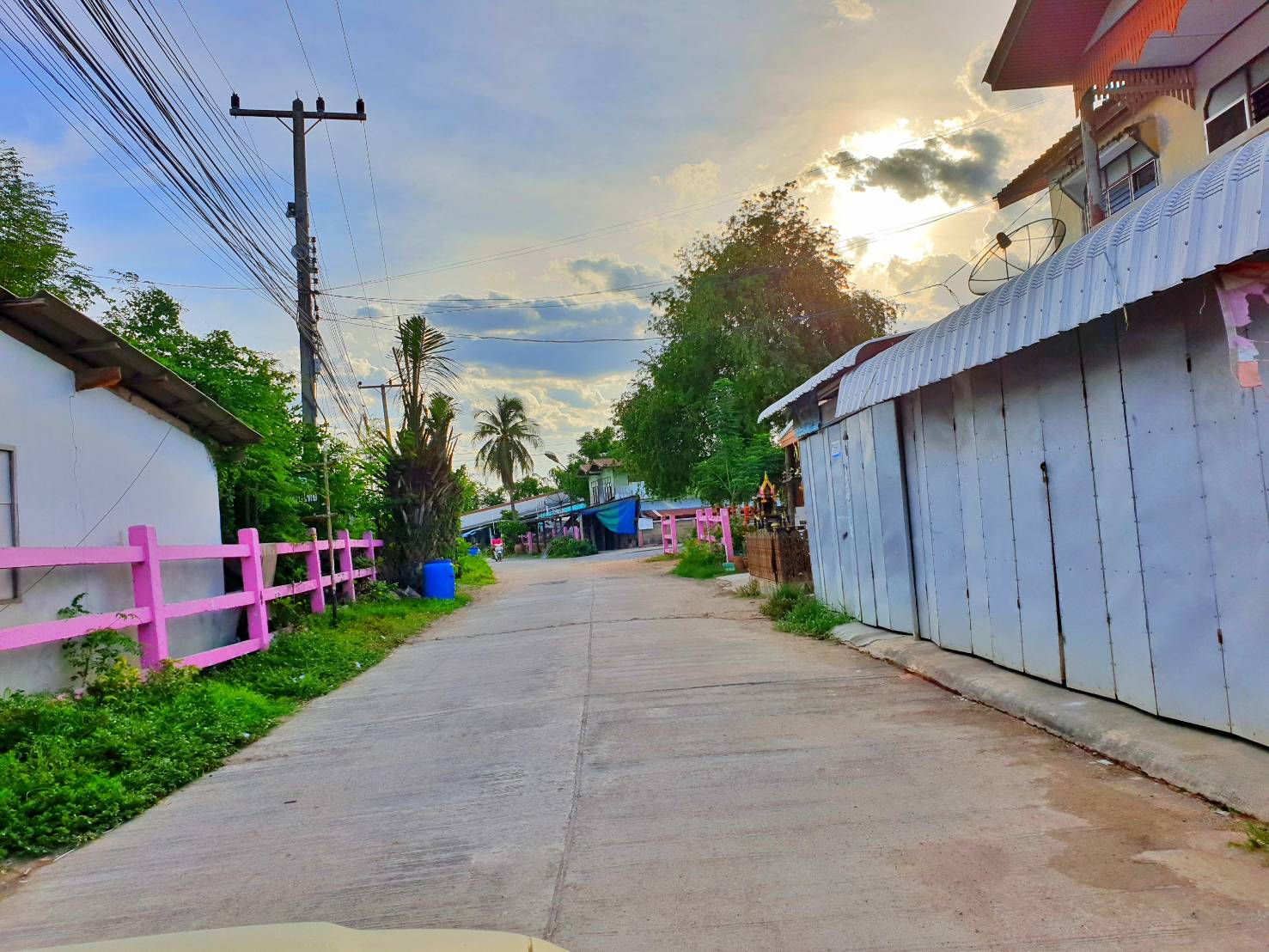 💰ขายแล้ว💰ขายที่ดินทำสวนเกษตร ที่สวย ติดถนน ติดคลอง อ.อู่ทอง จ.สุพรรณบุรี เนื้อที่ 19-1-87 ไร่ ไร่ละ 140,000 บ.