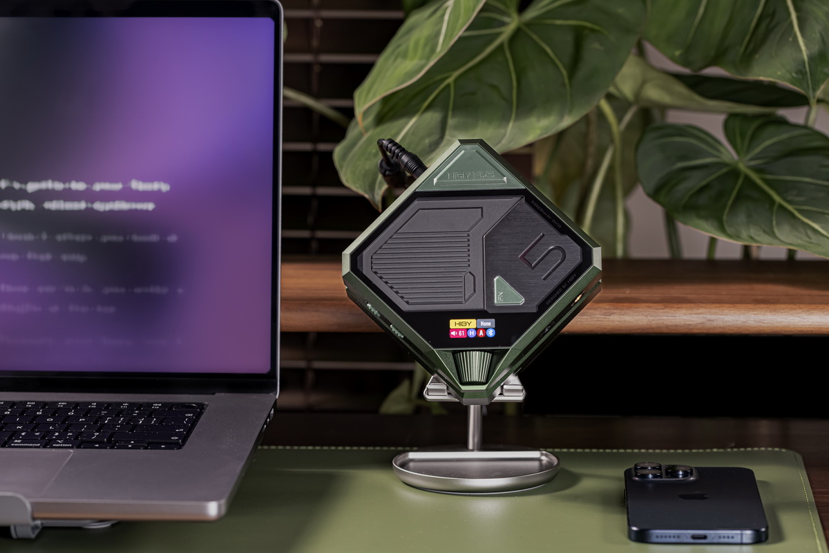 Hiby FD5 DAC/AMP ตั้งโต๊ะ Class A/AB ชิป AKM4493 x4 ในธีมไซเบอร์พังค์ รองรับ MQA ประกันศูนย์ไทย