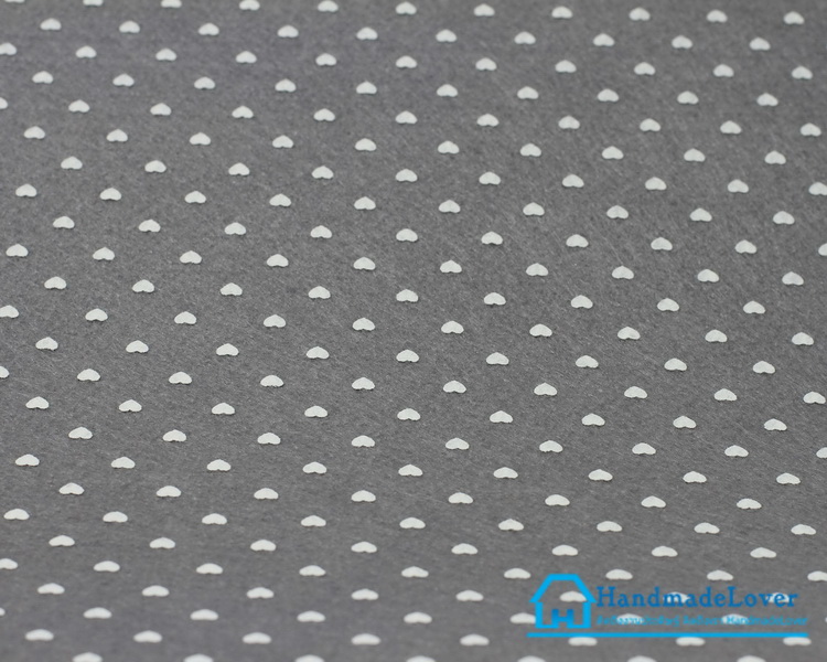 ผ้าสักหลาด พิมพ์ลายหัวใจ สีเทา