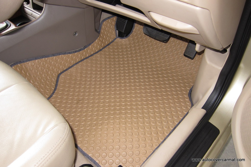 พรมปูพื้นรถยนต์ พรมกระดุม รถ NISSAN SUNNY NEO ปี 2001-2006 ชุดภายในห้องโดยสารl จำนวน 12 ชิ้น