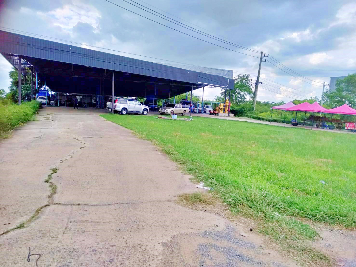 🍄ติดทรัพย์🍄ขายที่ดินทำเลดี ติดถนนบายพาส (204)เลี่ยงเมืองนครราชสีมา เนื้อที่ 5 ไร่ ไร่ละ 13.5 ล้าน พร้อมสิ่งปลูกสร้าง มีบ้านและเต็นท์รถ หน้ากว้างติดถนน 45 เมตร ลึกประมาณ 220 เมตร