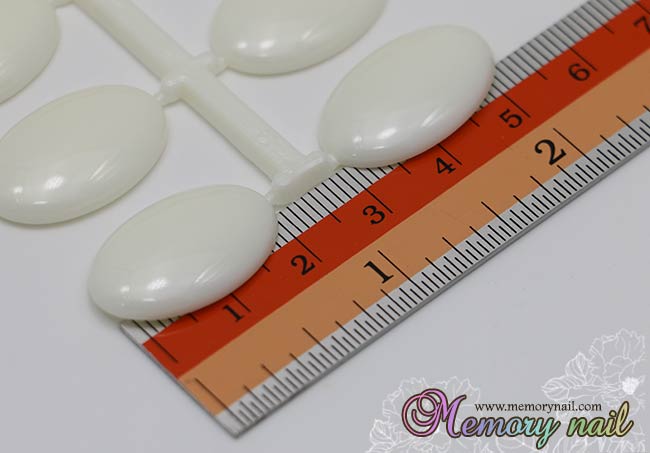 พลาสติกครึ่งวงกลม 2.2เซน สีขุ่น สำหรับทาสีตัวอย่าง 120 เม็ด