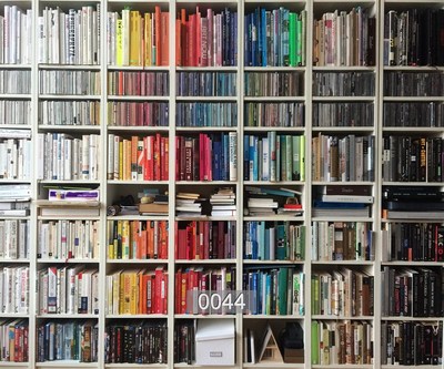 ฉากสำหรับถ่ายรูปหรือ Live สีสวยสด รูปชั้นวางของชั้นหนังสือ #01 ขนาด 2x1.5m [หมด]