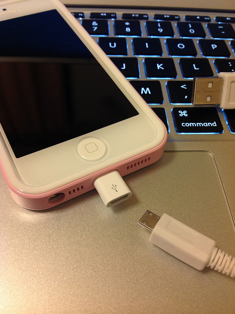 ขายตัวแปลง Lightning to Micro USB Adapter ตัวแปลงสาย Micro USB ให้กลายเป็น Lightning แบบ8pin ได้
