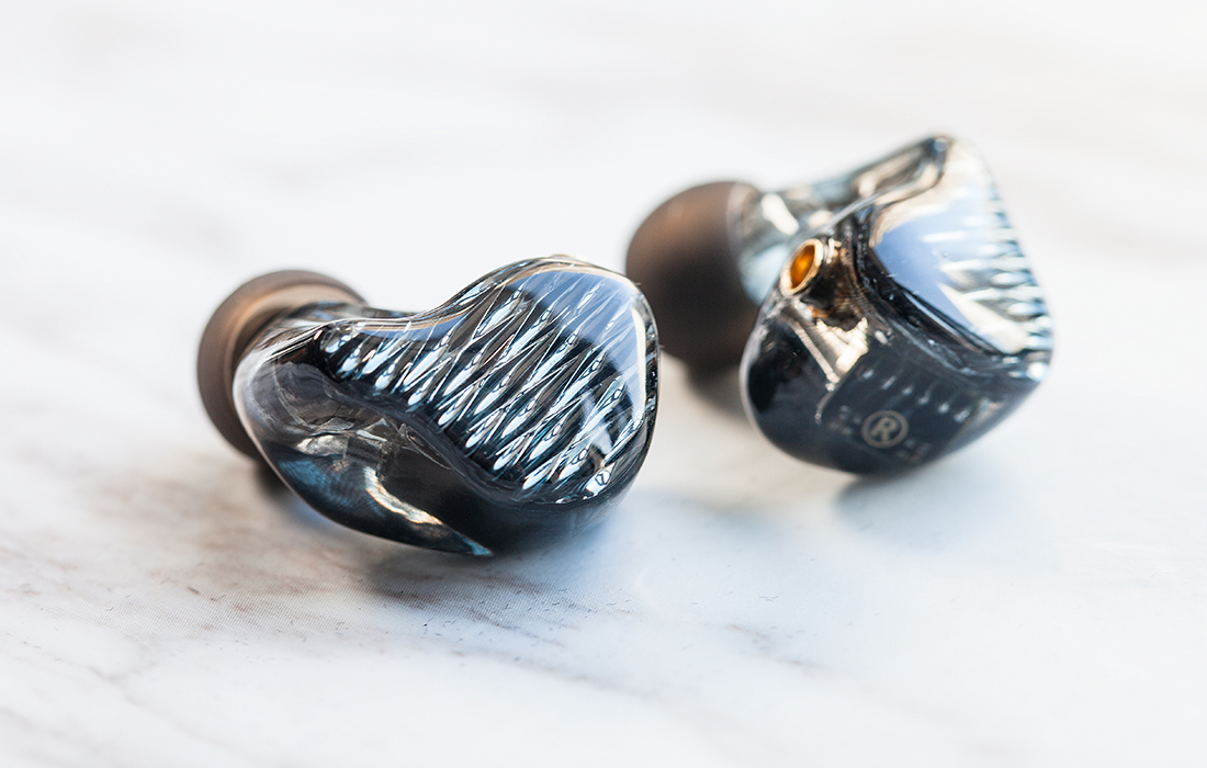 [สินค้าใหม่สายมีตำหนิ] FiiO FA7 หูฟัง Pure Balanced 4 ไดร์เวอร์ (4BA) ถอดสายได้