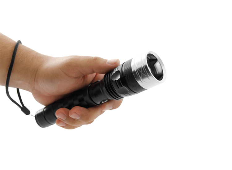 ไฟฉาย หัวแหลมป้องกันตัว