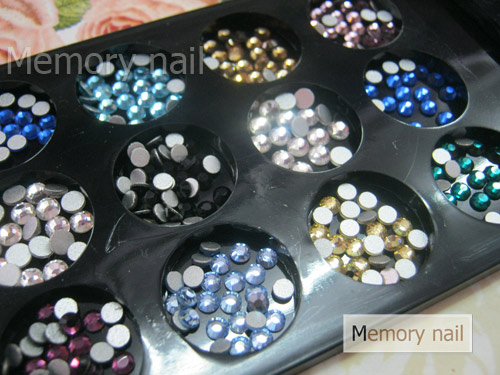 เพชรติดเล็บ กลม คละสี 3 มิล