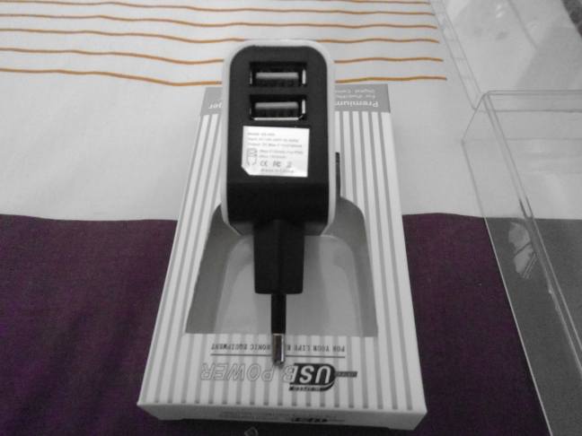 ขายที่ชาร์จมือถือแบบ2ช่อง Premium Dual USB Home Charger จ่ายไฟได้ทั้ง 2.1A และ 1A ชาร์จได้ทั้ง Tablet และ มือถือ ในตัวเดียว