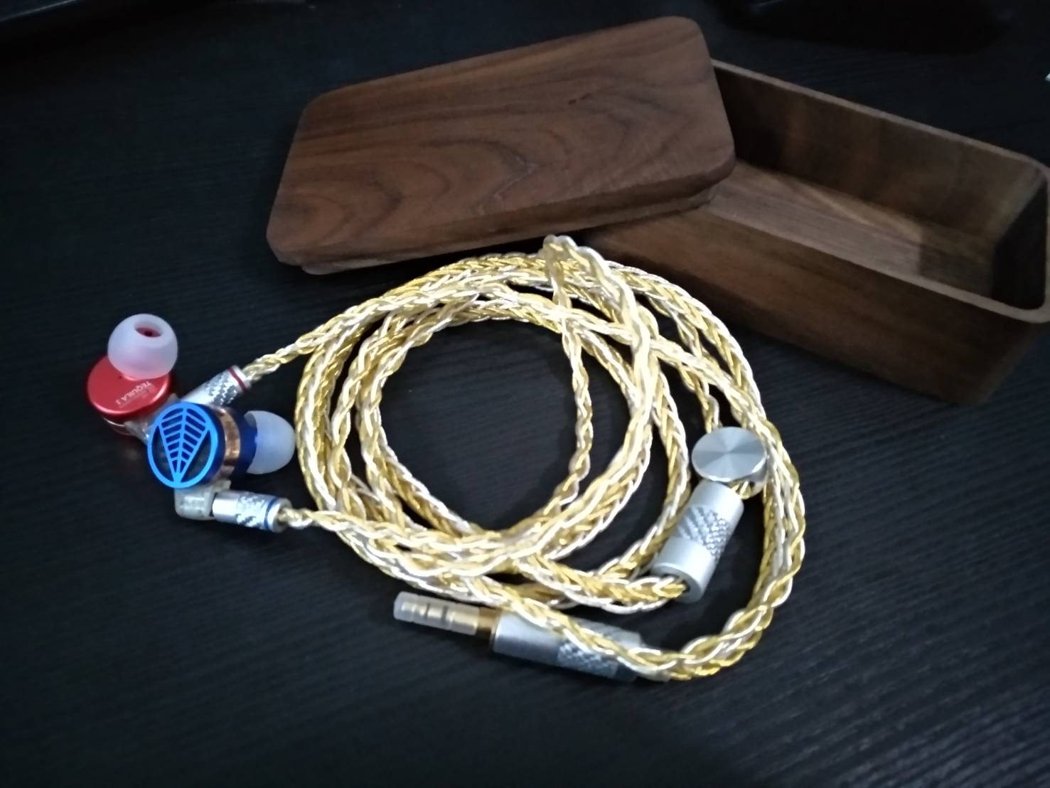 ขาย X-Tips Golden Guardian สายหูฟังขั้ว 2pin 0.78 สำหรับ TFZ ทุกรุ่น