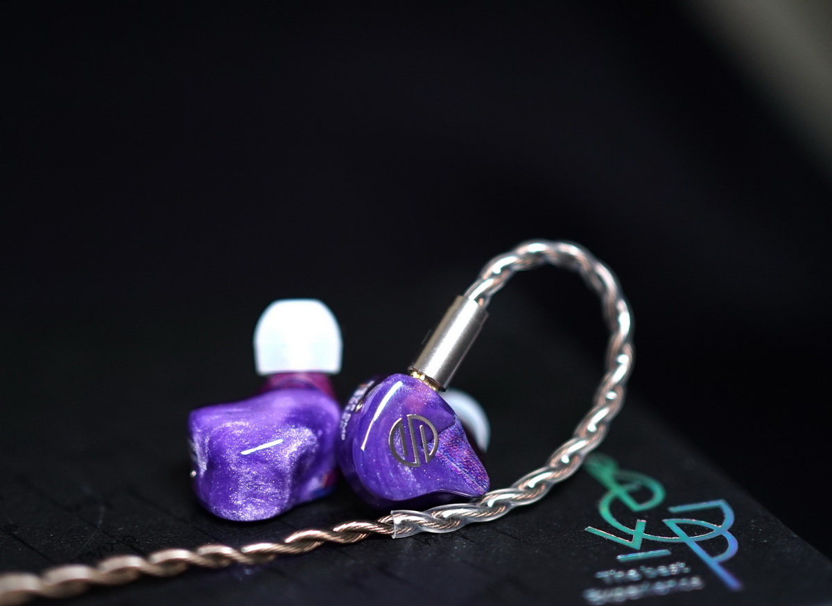 ขาย หูฟัง CIEM BGVP DM9 หูฟังหล่อหู 9 ไดรเวอร์ 4EST+4BA+1DD ประกันศูนย์ไทย