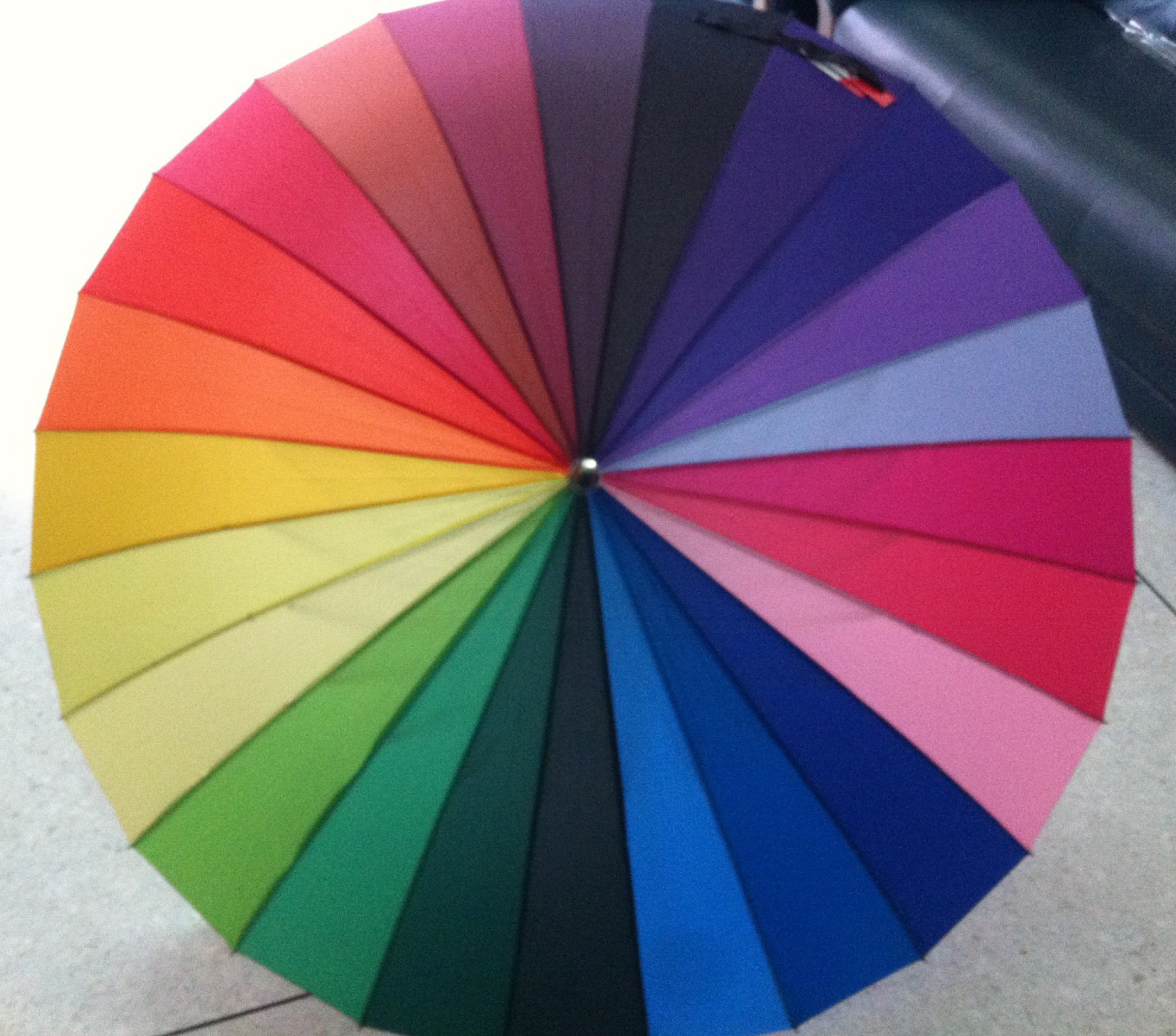 ร่มสีรุ้ง 24ก้าน ขนาด28นิ้ว ออโต้เปิด ผ้าPG สีรุ้ง โครงโละหะ ด้ามจับงอ ปลอกPVC