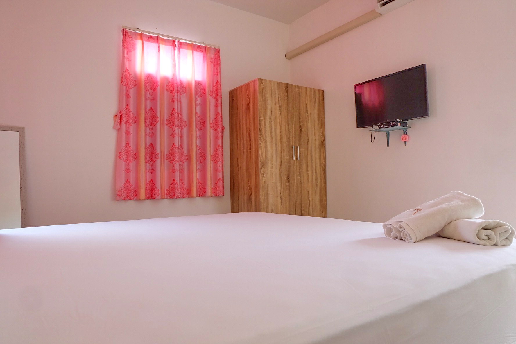 ขายรีสอร์ทหรูสไตล์วินเทจ 2 ไร่ อยู่ใจกลางเมืองสุพรรณ บนถนนทางหลวงหมายเลข 340 บางบัวทอง – สุพรรณบุรี พร้อมดำเนินกิจการต่อได้เลย สวย หรู บรรยากาศดีมาก