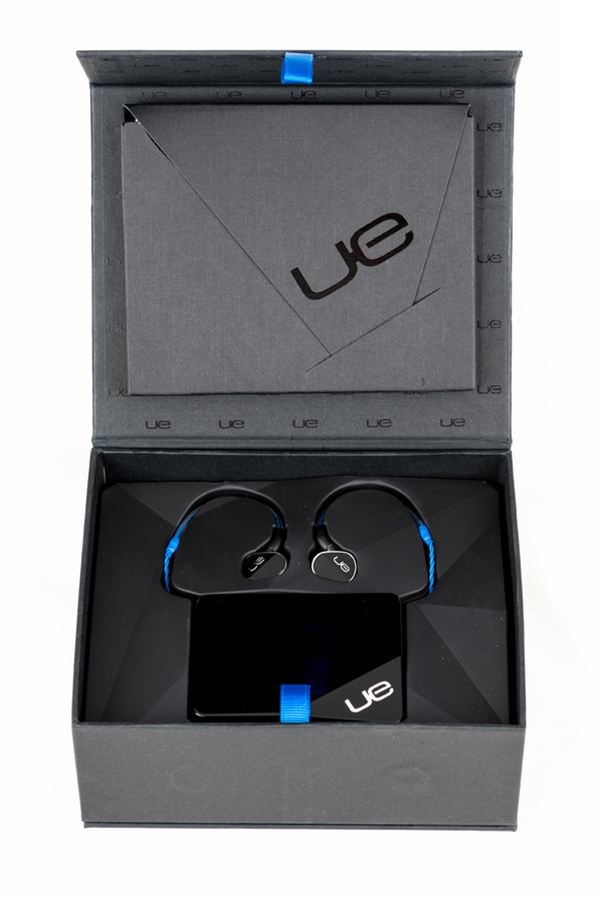 ขายหูฟัง Ultimate Ears 900 (UE 900) อินเอียร์ระดับเทพ 4Driver เปลี่ยนสายได้ มาพร้อมสายมีไมค์ และ คอนโทรลมือถือได้
