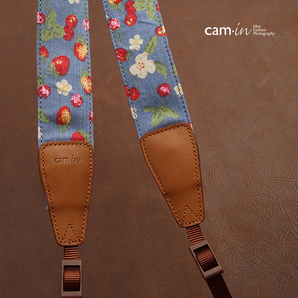 สายคล้องกล้องแนววินเทจ รุ่น cam-in Vintage Light Blue Berry