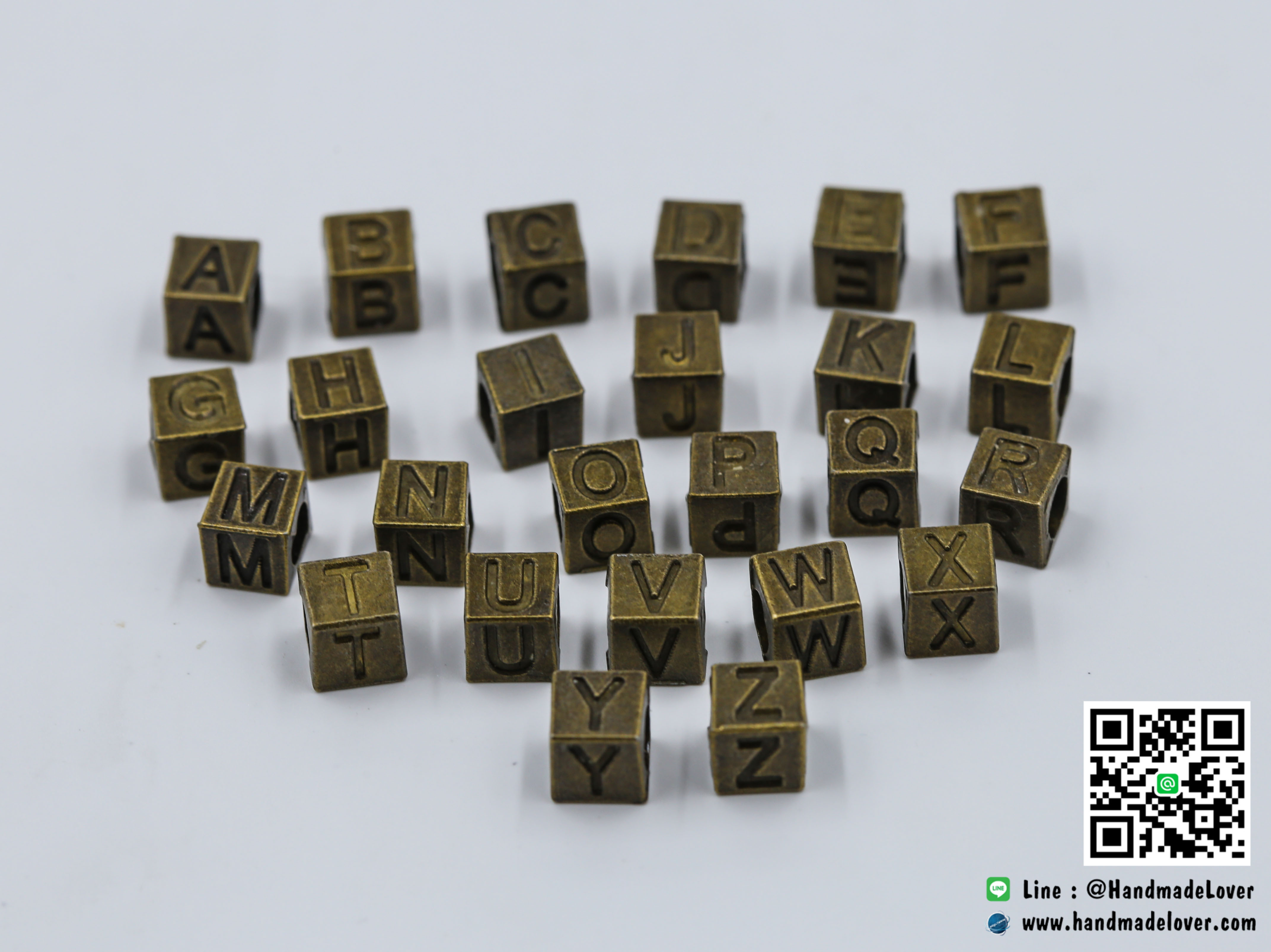 จี้,ตัวห้อยซิป ตัวอักษรลูกเต๋า แบบร้อย สีทองรมดำ A-Z