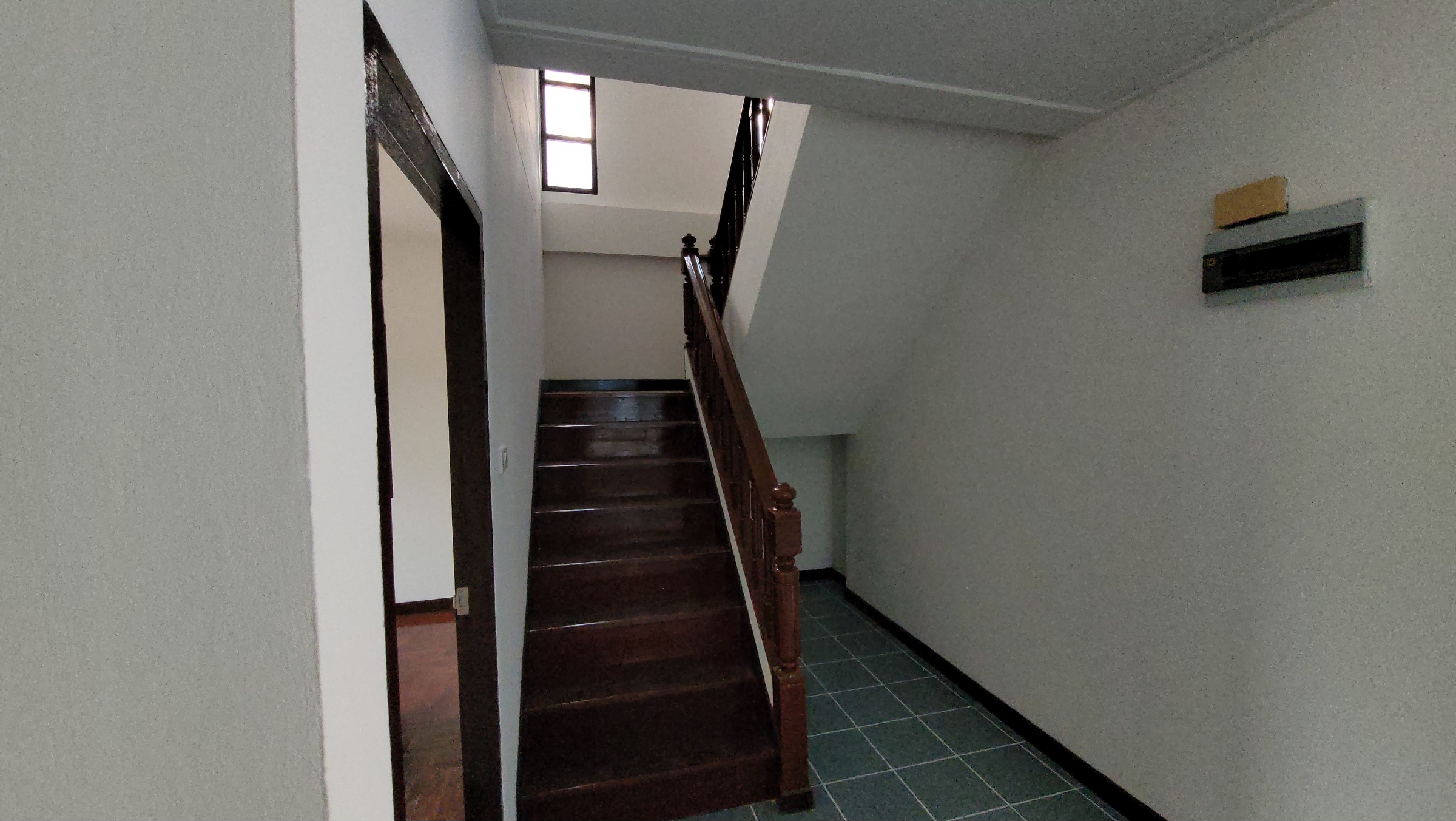 ขายแล้ว ขายบ้านเดี่ยวสุดคุ้มในสุพรรณบุรี ขนาด 57.5 ตร.วา รีโนเวทใหม่สไตล์อังกฤษ พร้อมเข้าอยู่ สะดวกทุกการเดินทาง ราคา 2.7 ล้าน!