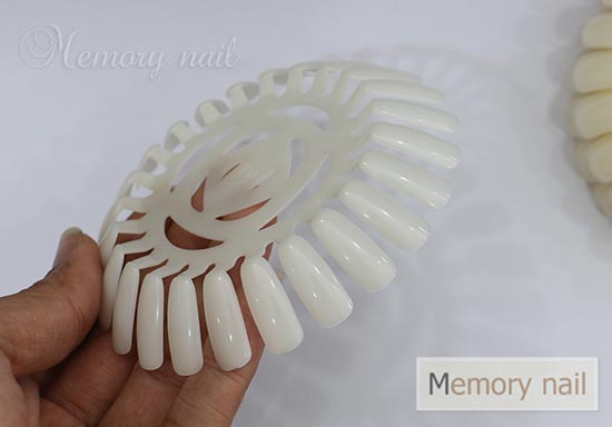 แผ่นชาร์ตPVC,ชาร์ตสีทาเล็บ