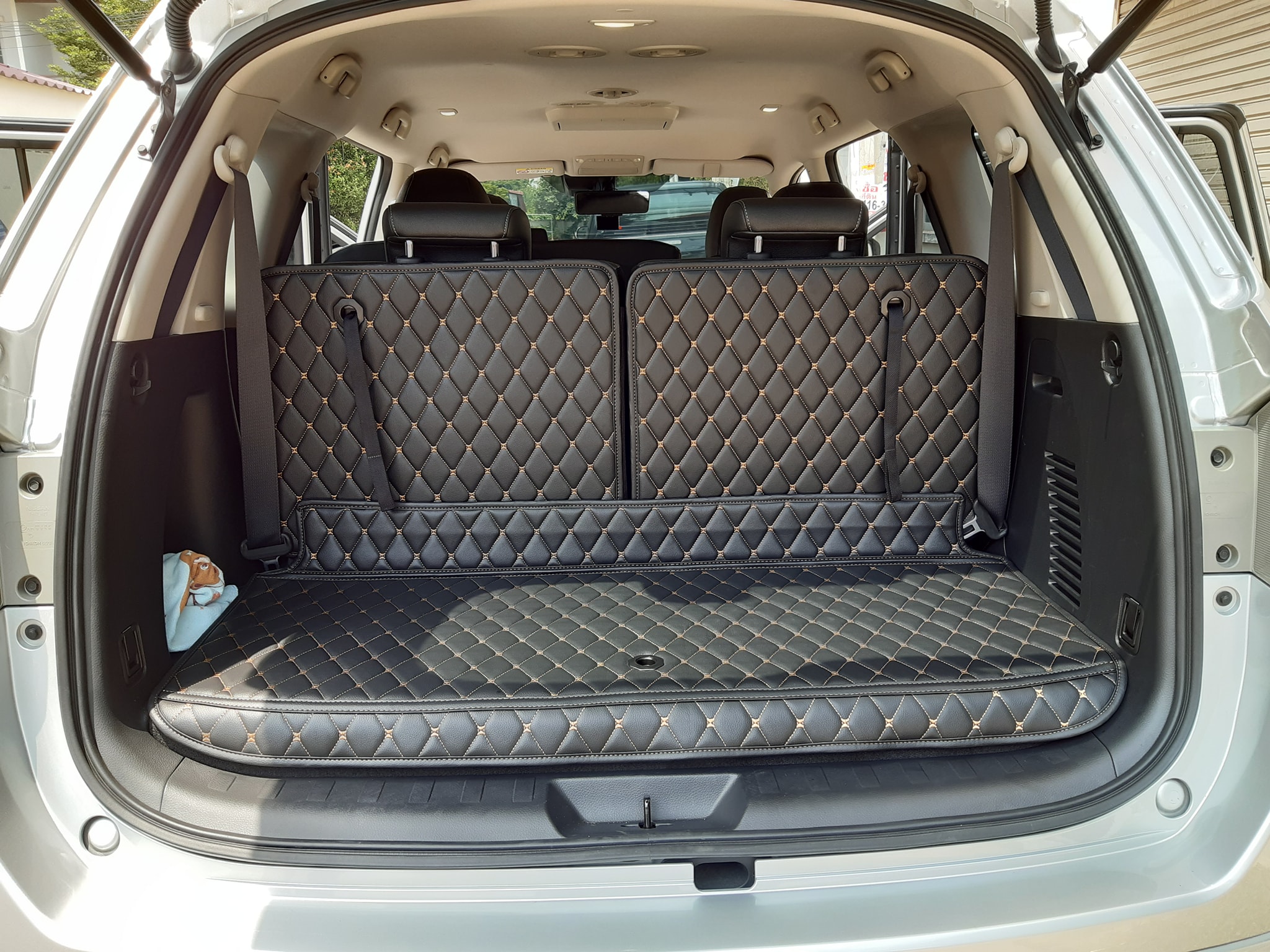 พรมรถยนต์ 6D รถ NISSAN ALL NEW TERRA 7 ที่นั่ง ปี 2018-2022 ชุดเต็มคันรวมแผ่นท้ายและหลังพนักพิง จำนวน 7 ชิ้น
