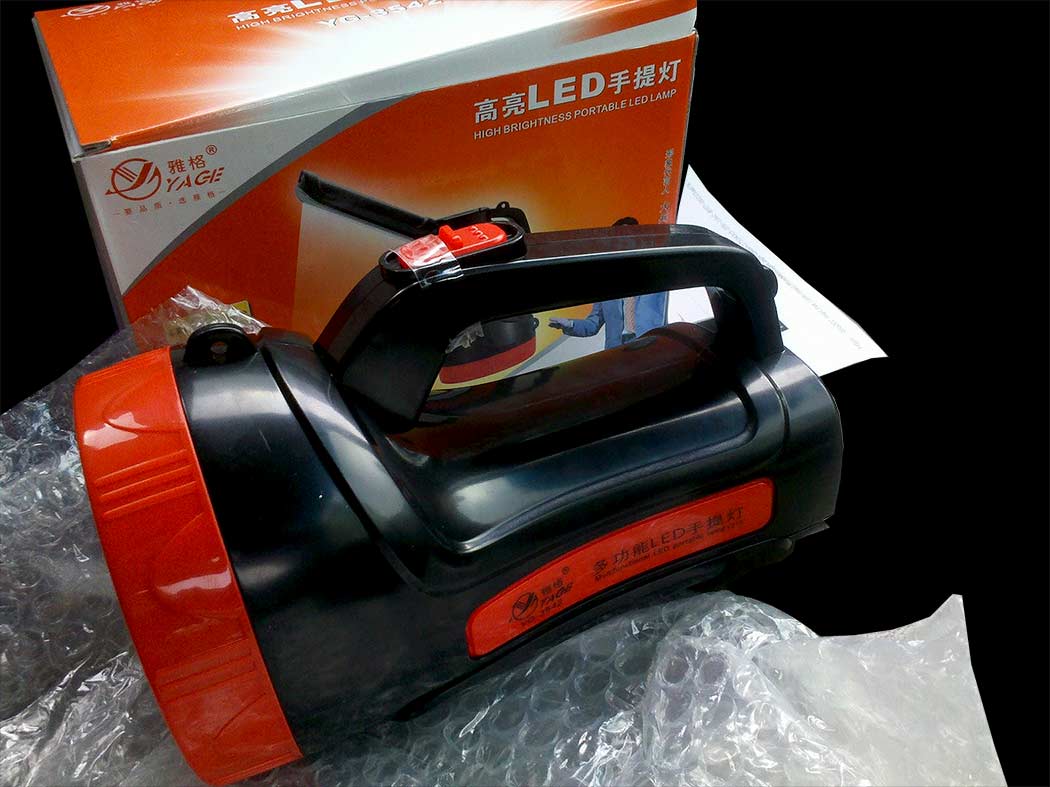 ไฟฉาย LED ชาร์จไฟบ้านได้รุ่นแนะนำพิเศษ Fluorescent 9-10 Hours YG3542