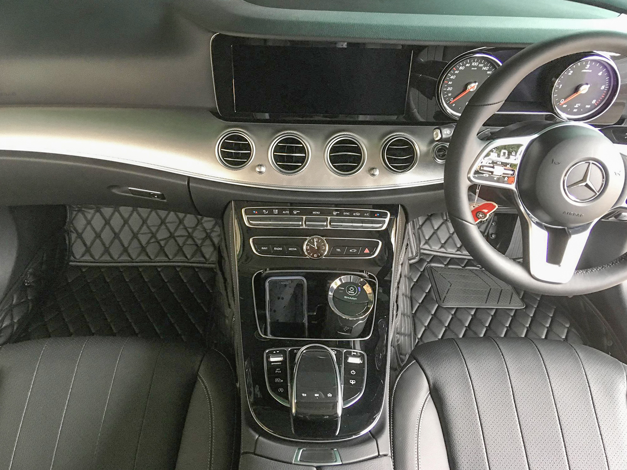 พรมรถยนต์เข้ารูป 6D รถ MERCEDES BENZ E CLASS รหัสตัวถัง W213 ปี 2016-2021 ชุดภายในห้องโดยสาร จำนวน 3 ชิ้น