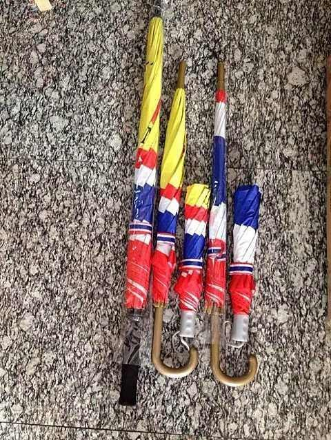 ร่มลายธงชาติ 22 นิ้ว ผ้าUV โครงโลหะ ออโต้เปิด ด้ามจับงอ