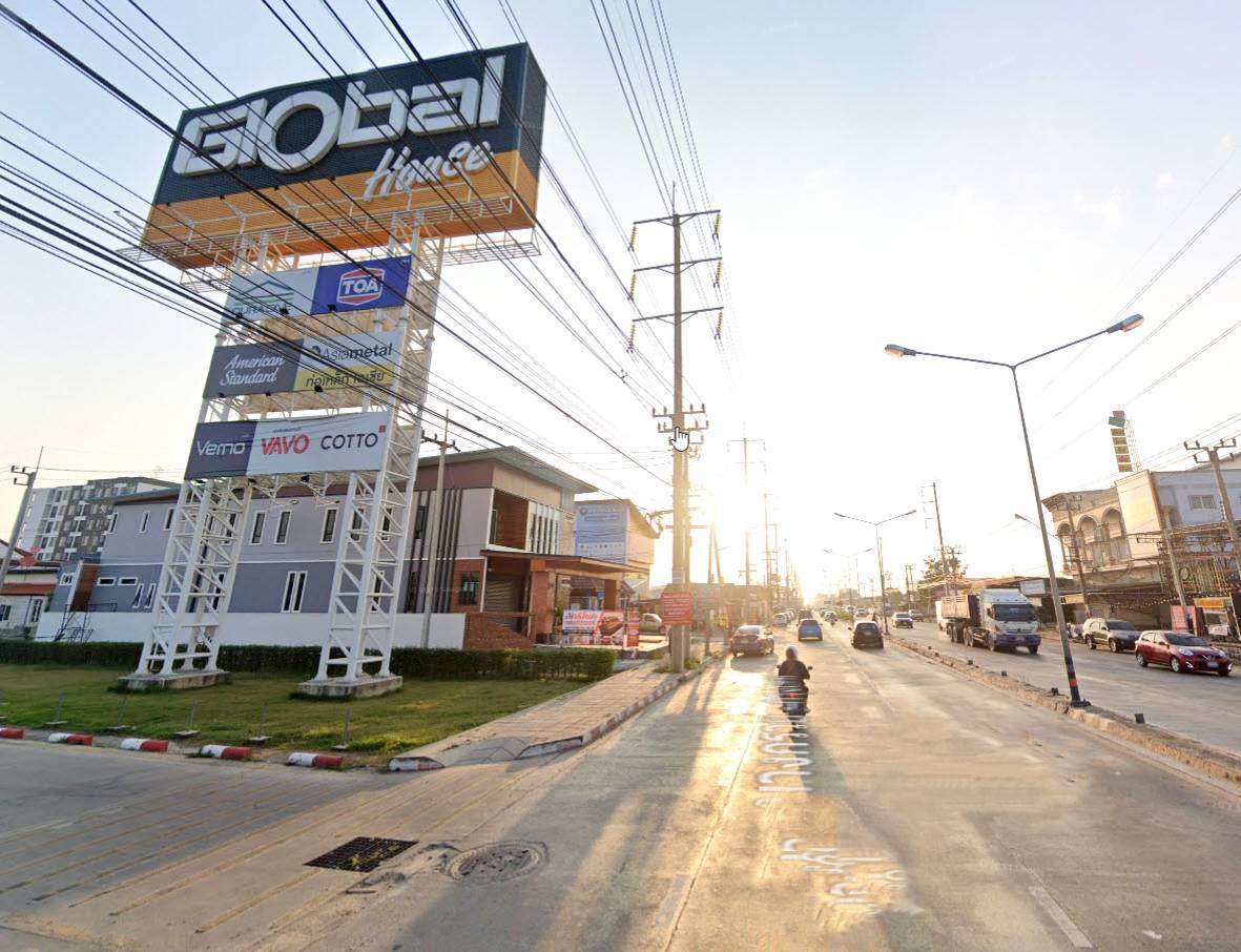ขายที่ดินทำเลทอง ติดถนนใหญ่ จ.นนทบุรี เนื้อที่ 2 ไร่ 2 งาน ขายยกแปลง 40 ล้าน หน้ากว้างติดถนน 37 ม ลึก107 ม. พื้นที่สีเหลือง ทำเลดี.. ที่สวย ติดถนนบางกรวย- ไทรน้อย ใกล้ห้าง Global House