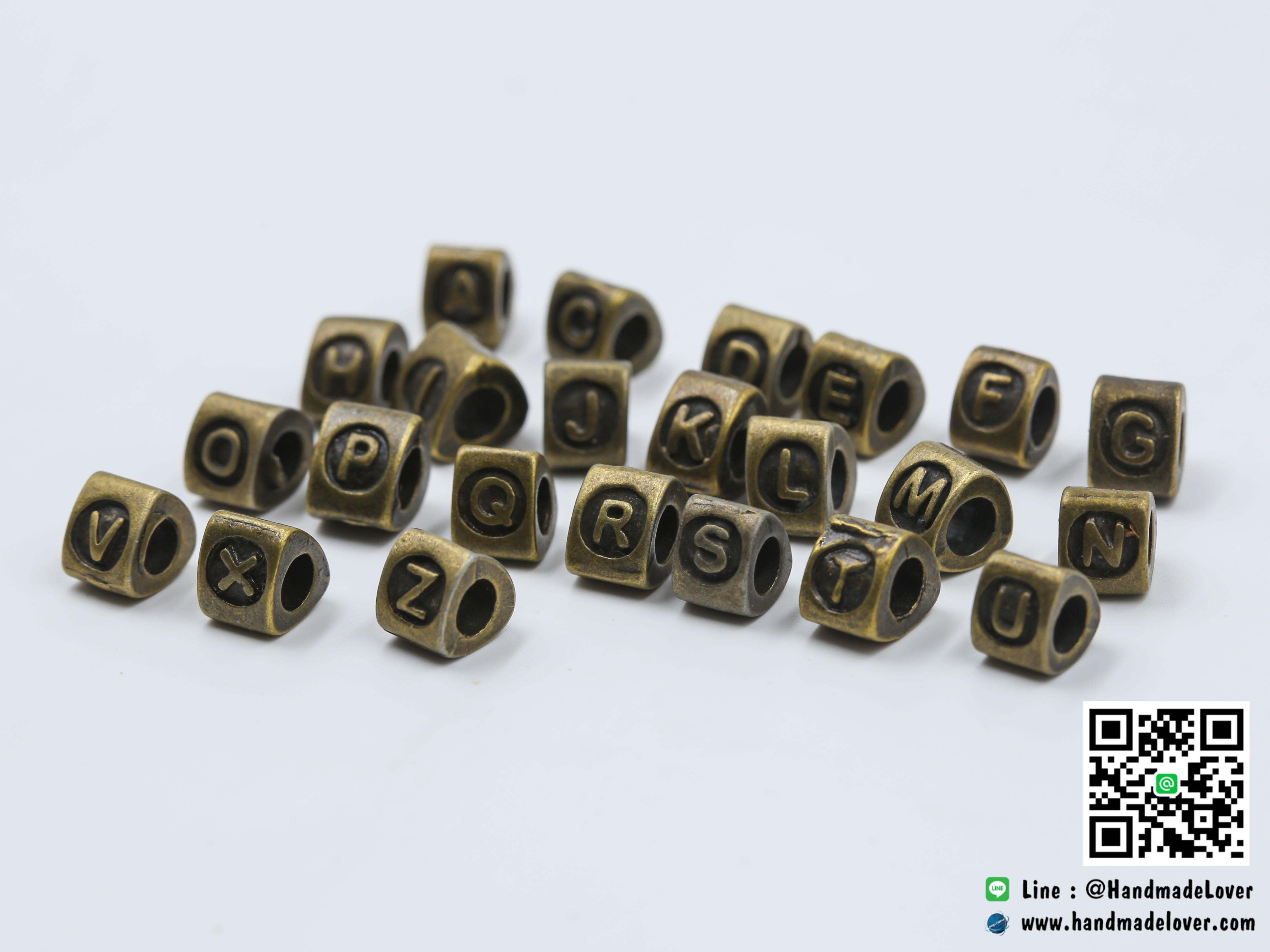 จี้,ตัวห้อยซิปโลหะ ตัวอักษร สีทองรมดำ แบบสอด