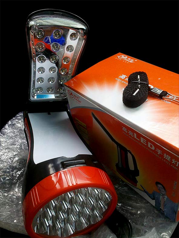ไฟฉาย LED ชาร์จไฟบ้านได้รุ่นแนะนำพิเศษ Fluorescent 9-10 Hours YG3542