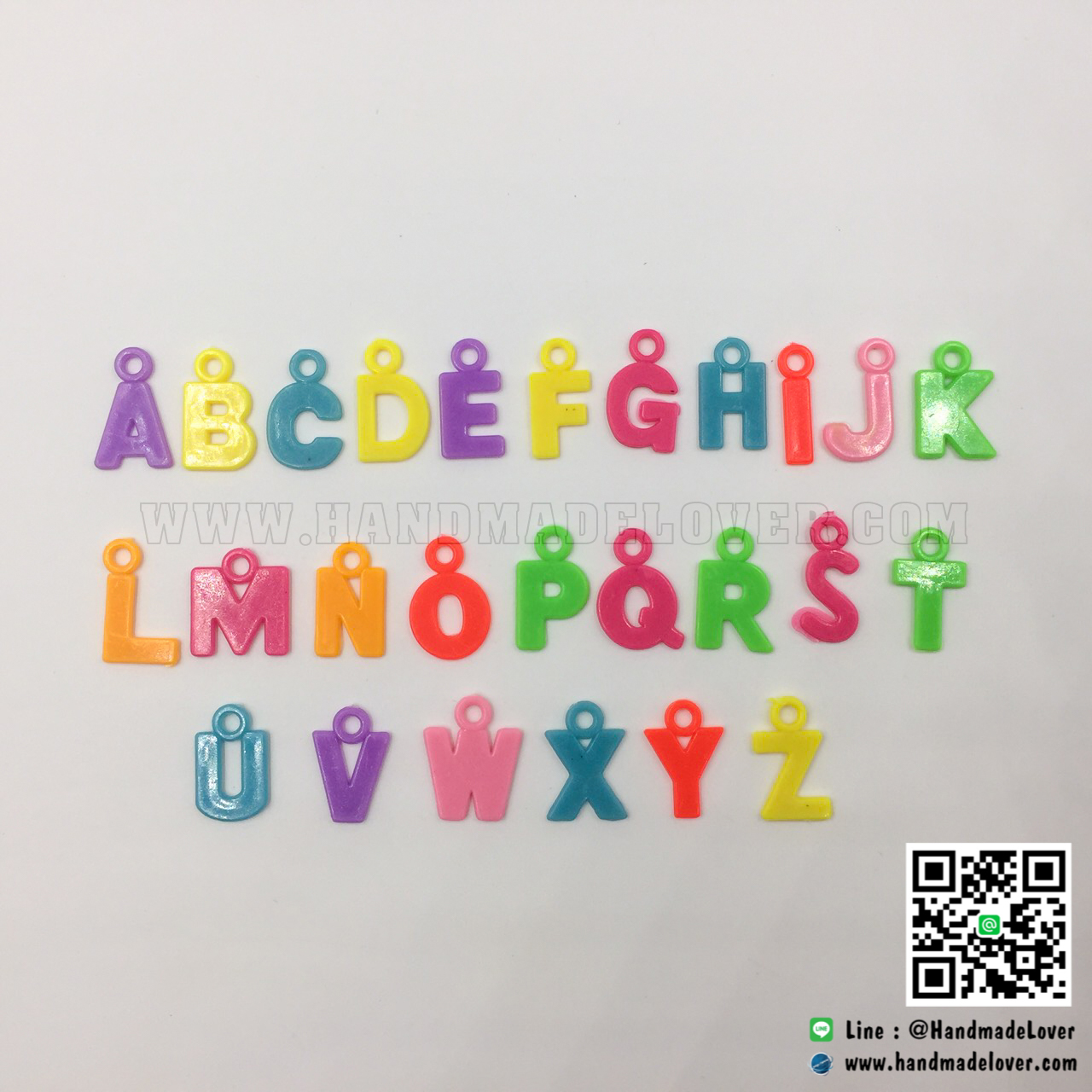 จี้,ตัวห้อยซิปพลาสติก ตละสี ตัว "A-Z" แบบห้อย
