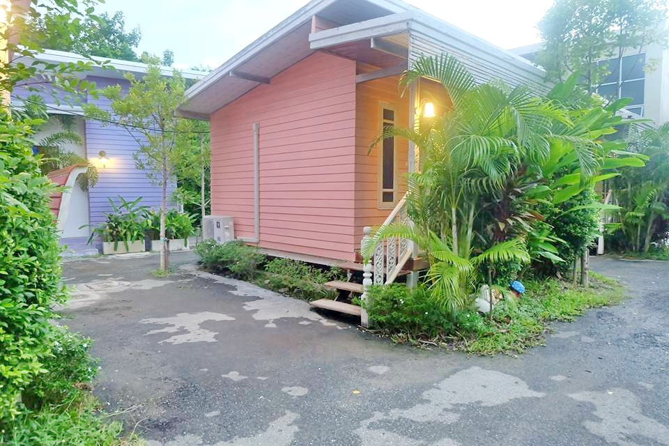 ขายรีสอร์ทหรูสไตล์วินเทจ 2 ไร่ อยู่ใจกลางเมืองสุพรรณ บนถนนทางหลวงหมายเลข 340 บางบัวทอง – สุพรรณบุรี พร้อมดำเนินกิจการต่อได้เลย สวย หรู บรรยากาศดีมาก