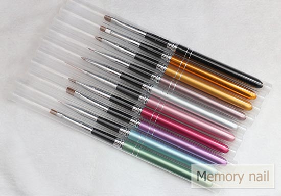 ภู่กันคละแบบ ด้ามคละสี 10 ด้าม พร้อมหัวครอบอย่างดี