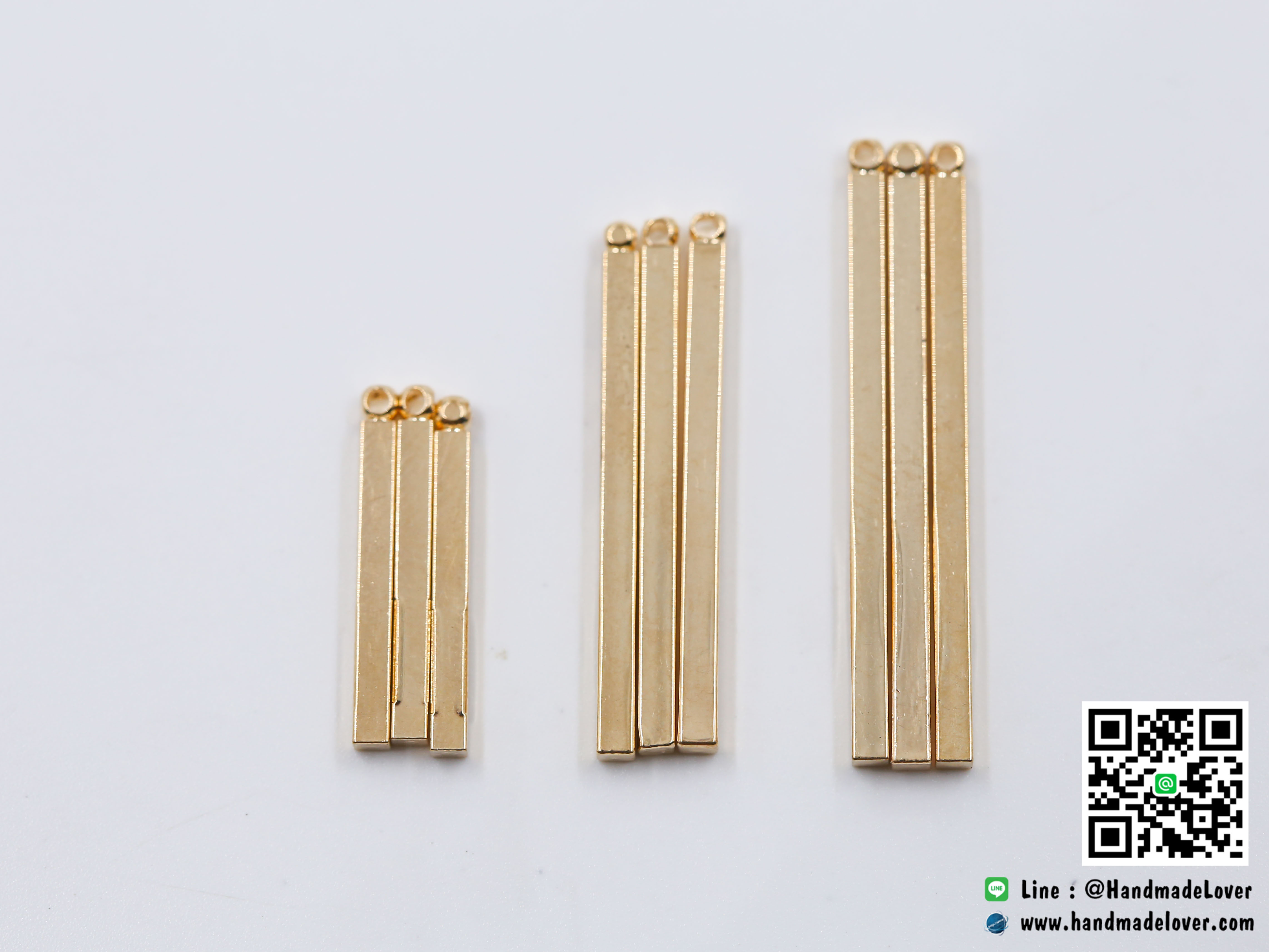 จี้โลหะ สไตล์มินิมอล ( minimal style ) แท่งสีเหลี่ยม สีทอง