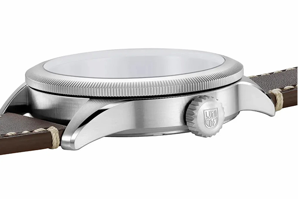 นาฬิกา Luminox P-38 LIGHTNING 9520 SERIES รุ่น XA.9521 สีน้ำตาล