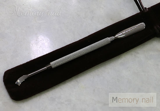 ที่ดันหนังเล็บ