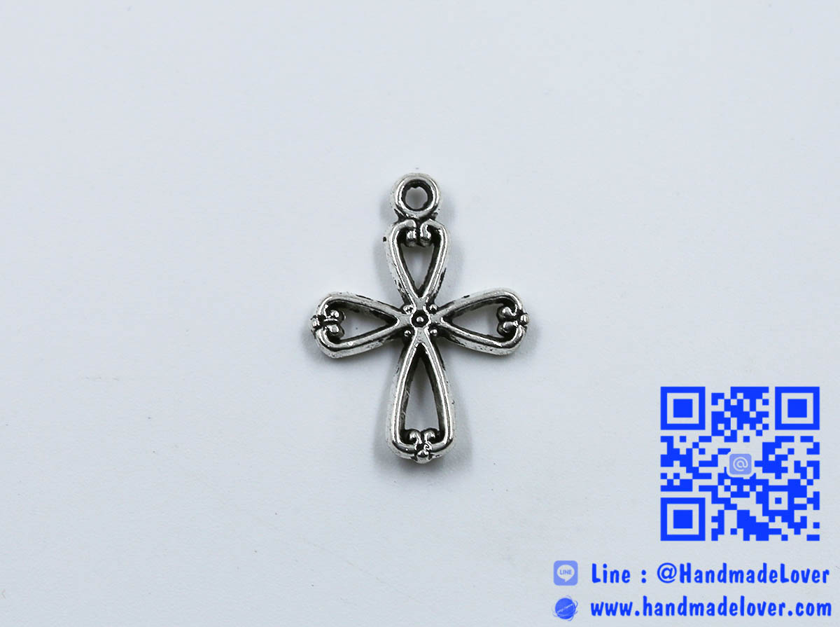จี้โลหะ สีเงิน รูปไม้กางเขน ขนาด 24.4 * 16.9 mm.