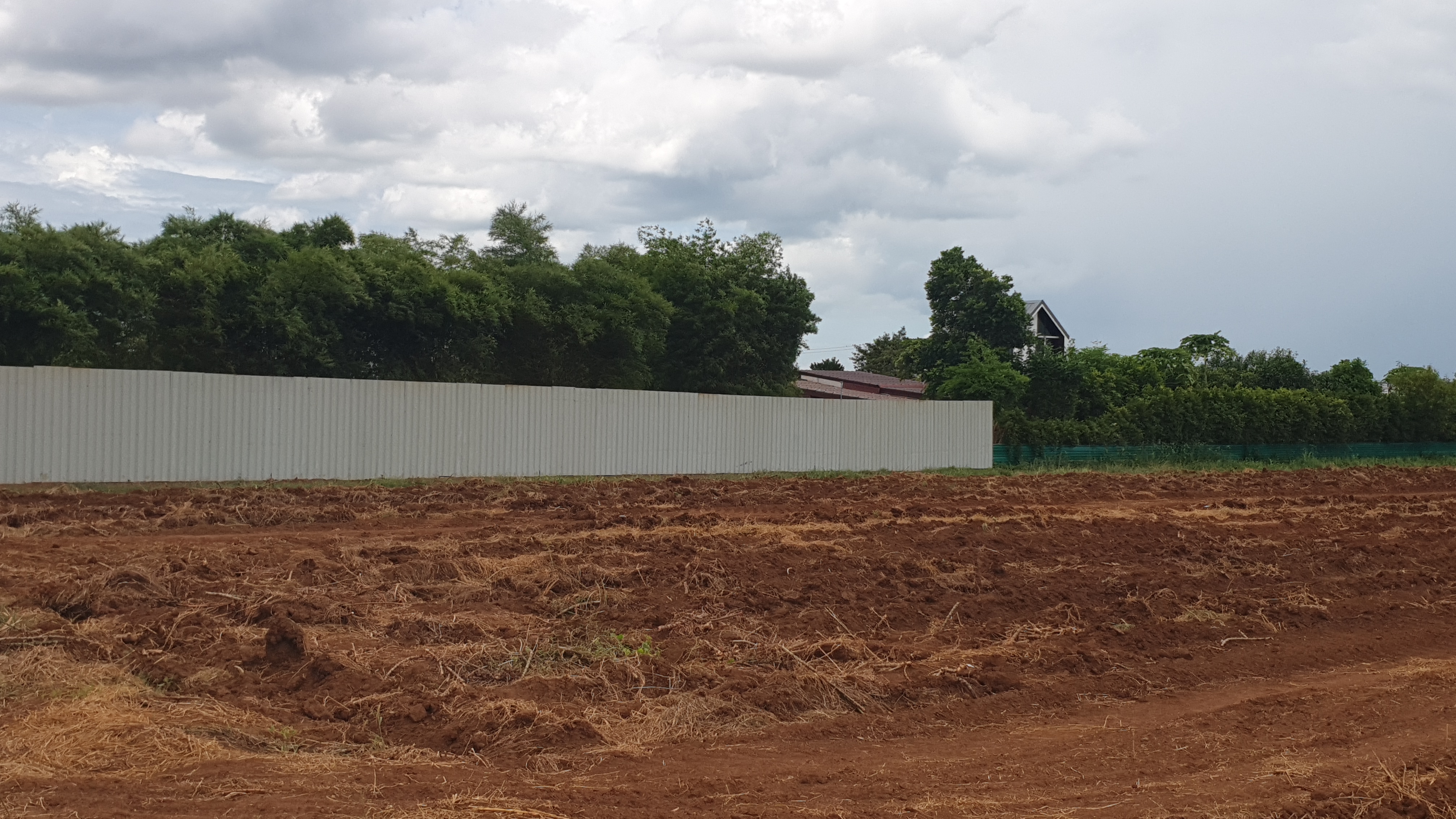 ขายที่ดินวิวภูเขา 180° อ.อู่ทอง จ.สุพรรณบุรี ใกล้แลนด์มาร์คสำคัญใน อ.อู่ทอง เนื้อที่: 16 ไร่ 1 งาน 26.8 ตร.ว. | ราคาไร่ละ 308,888 บาท ต.พลับพลาไชย อ.อู่ทอง จ.สุพรรณบุรี