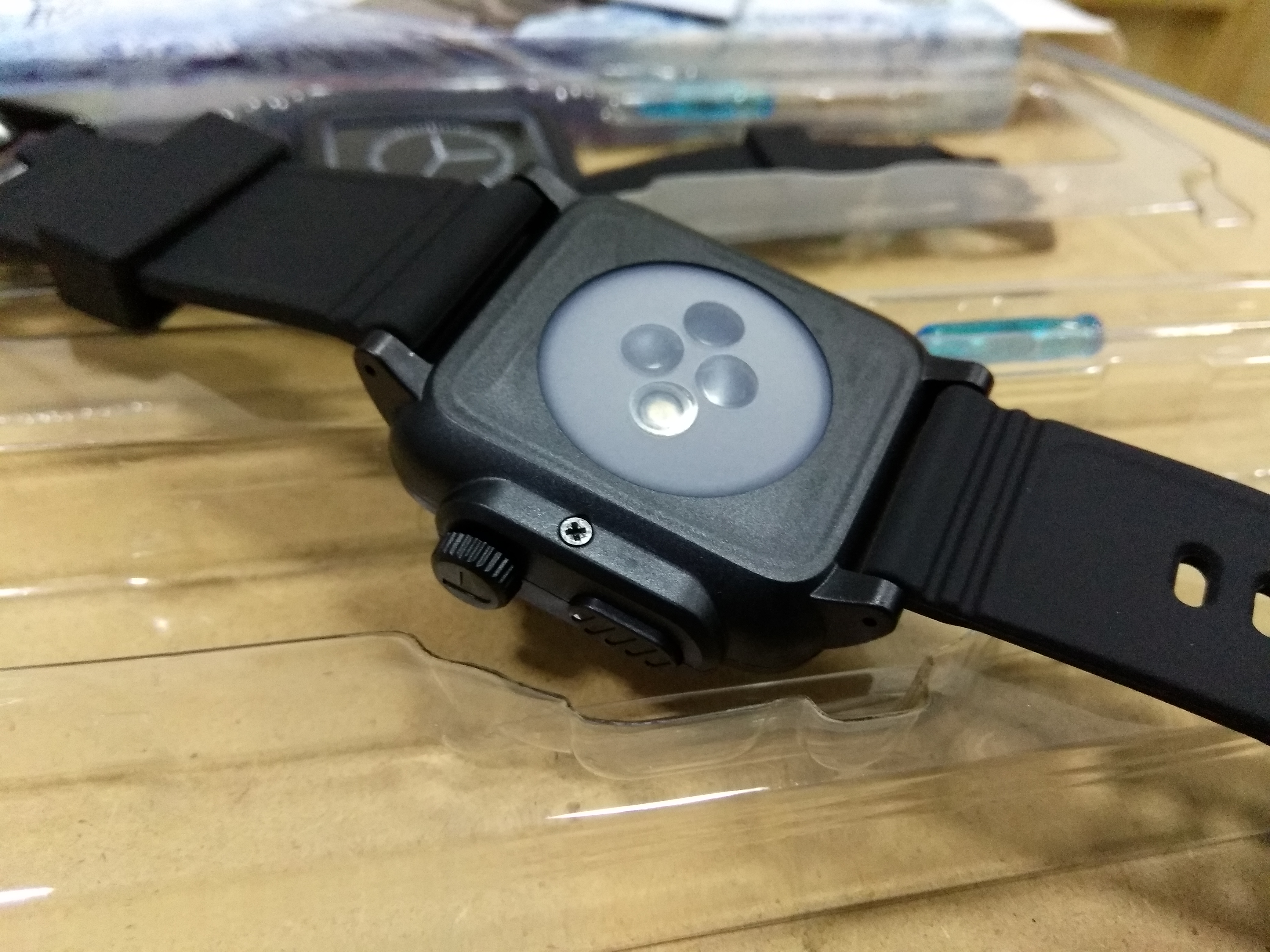 เคสกันน้ำกันกระแทก Apple Watch 38mm และ 42mm [IP68 Certified] จาก TETHYS [Pre-order USA]
