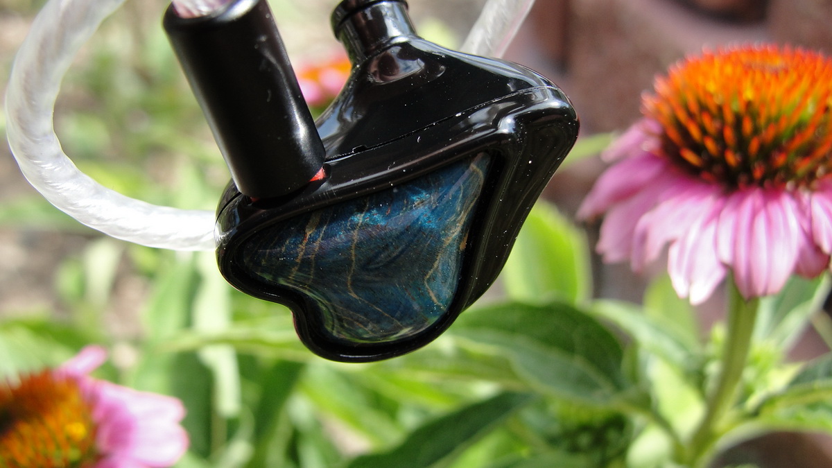 ขาย Geek WOLD GK10 หูฟัง 5 ไดรเวอร์ 2 Piezoelectric+1BA+2DD ประกันศูนย์ไทย