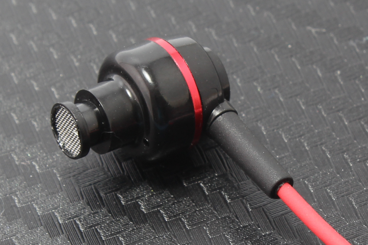 ขายหูฟัง Soundmagic ES18 สีสันจิ้ดจ้าดถูกใจวัยรุ่น เบสลงลึกหนักหน่วงสะใจ ใส่สบาย น้ำหนักเบา ไม่เจ็บหู หูฟังระดับคุณภาพเยี่ยม !