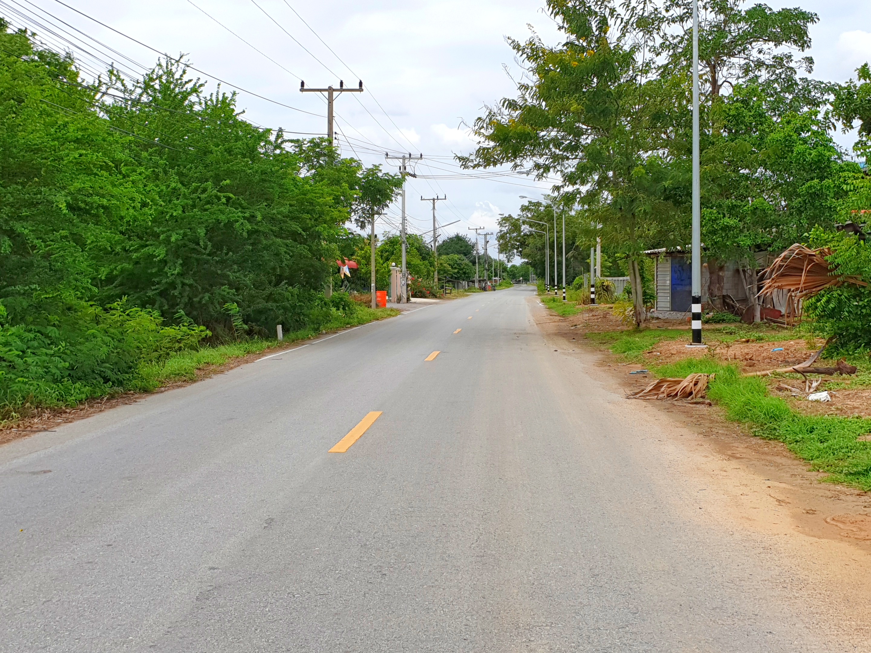 ขายที่ดินแปลงสวย ทำเลทอง จ.สุพรรณบุรี เนื้อที่ 19 ไร่ 2 งาน 69 ไร่ ติดถนนใหญ่ 4 เลน ทางหลวงแผ่นดิน (322) อู่ยา-ดอนเจดีย์