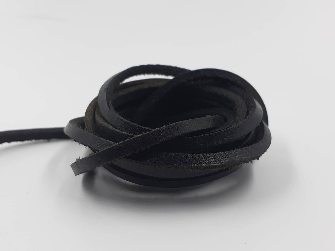 เชือกหนังแบน สีดำ ขนาด 4 mm.