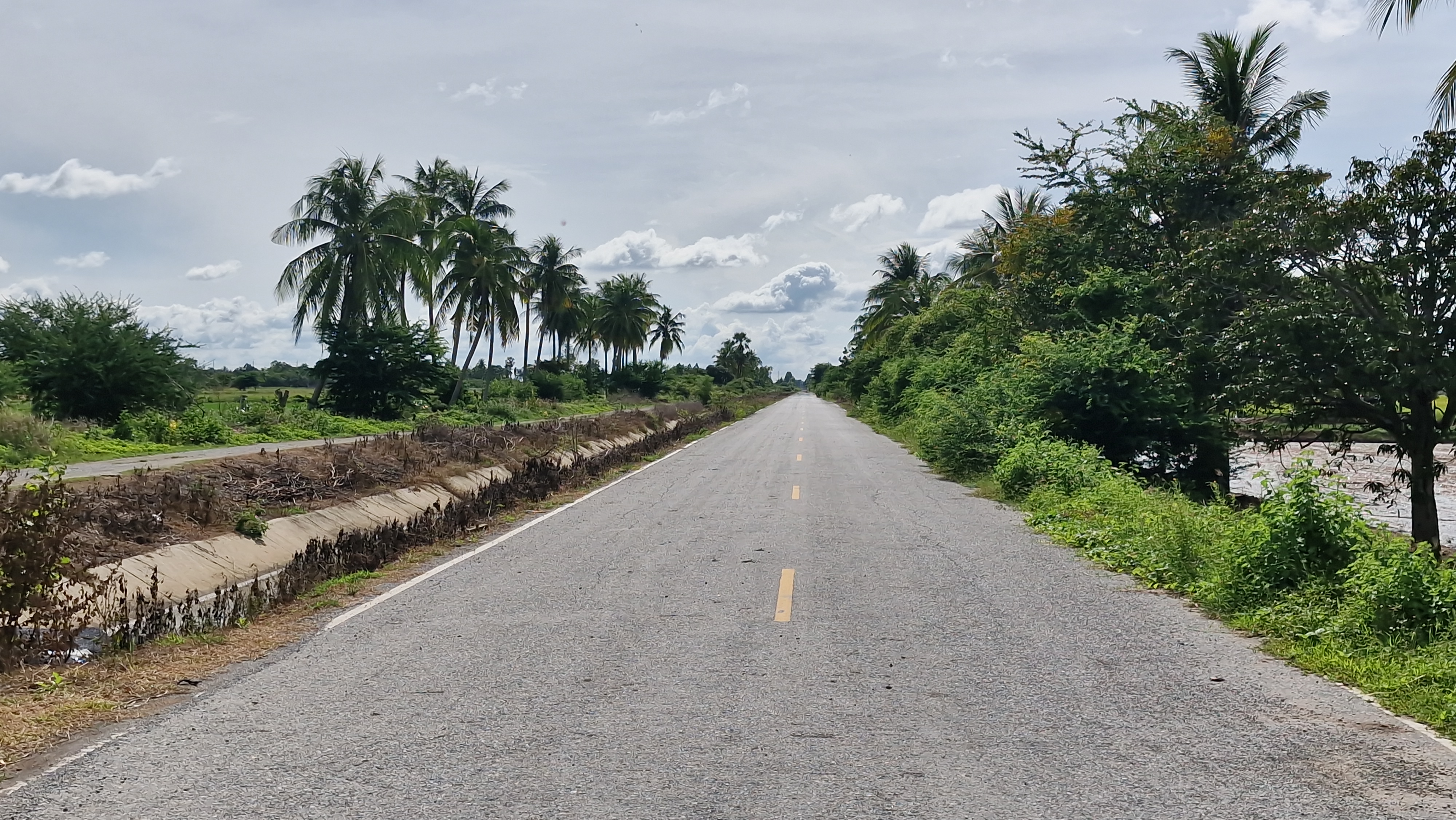 ที่ดินสวย 8 ไร่ 3 งาน 43 ตร.ว. อู่ทอง สุพรรณบุรี หน้ากว้างติดถนนลาดยาง 127 ม. ลึก 153 ม. ทำเลดี มีบ่อน้ำธรรมชาติ ขายเพียง 3.39 ล้าน เหมาะลงทุนหรือทำโครงการ หรือปลูกบ้านพักยามเกษียน ทำเกษตรพอเพียงหรือโคกหนองนา✨