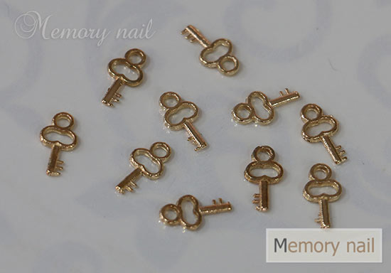 ลายเล็บเปลือกหอย,shell nails,เปลือกหอย ติดเล็บ,ติดเล็บ เปลือกหอย,ลายเพ้นท์เล็บ เปลือกหอย,เปลือกหอย,หมุดเปลือกหอย,หมุด รูปเปลือกหอย,หมุดหอย,ติดเล็บ เปลือกหอย